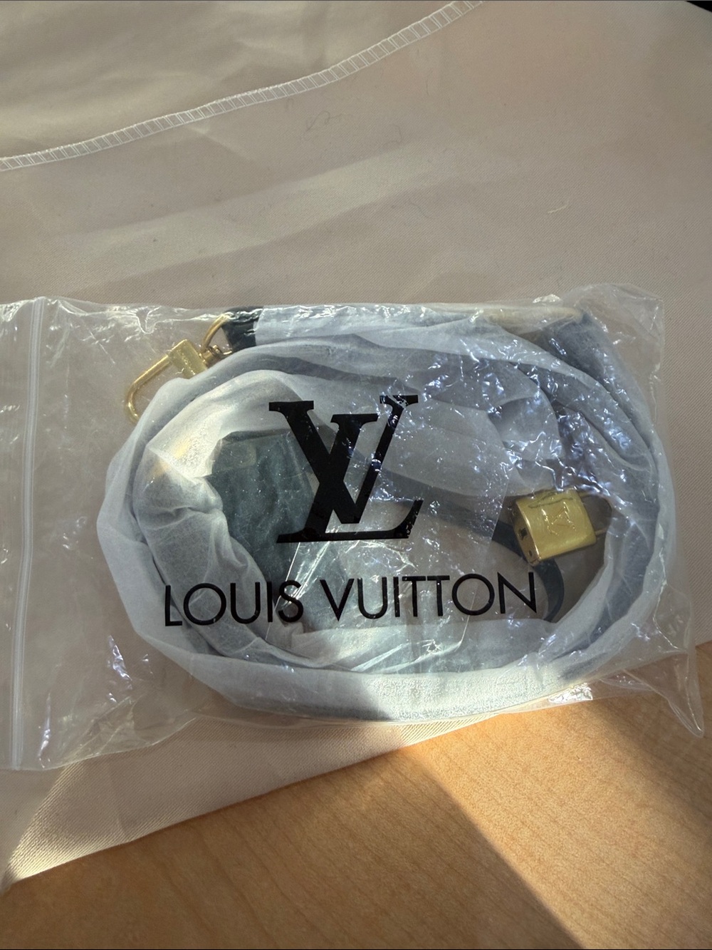 LV Black Vernis Alma BB with Gold Charm Chain - Picture 5 of 5